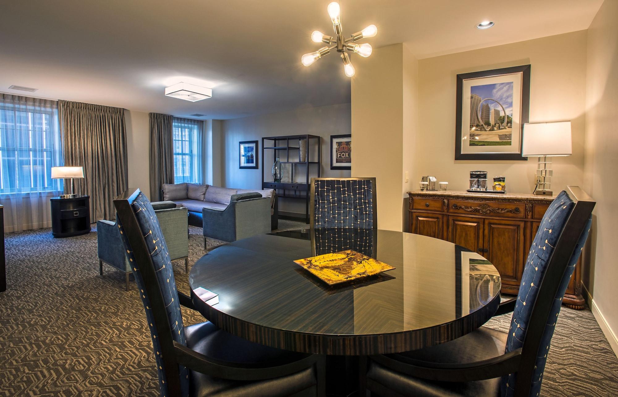 Doubletree Suites By Hilton Hotel Detroit Downtown - Fort Shelby Eksteriør bilde
