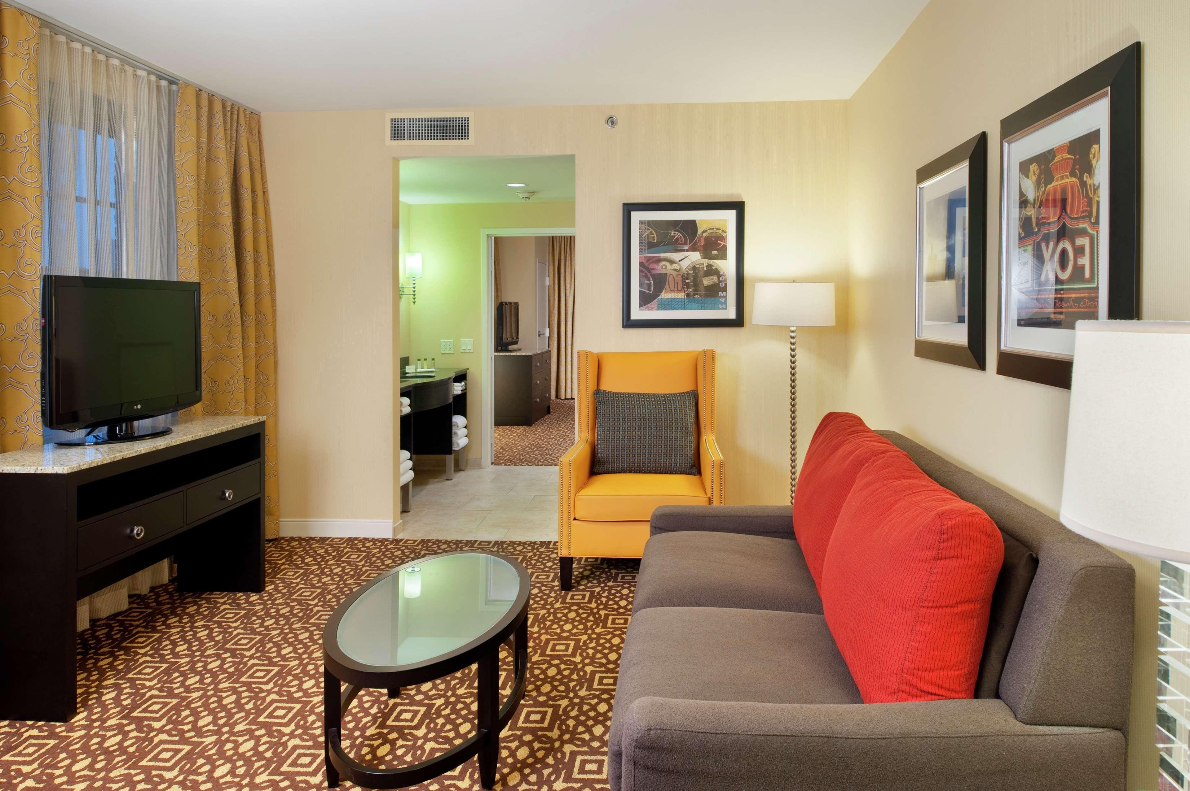 Doubletree Suites By Hilton Hotel Detroit Downtown - Fort Shelby Eksteriør bilde